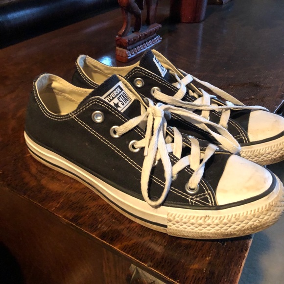 Black converse - Picture 2 of 6